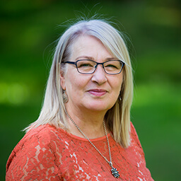 trainers-dr-louise-hayes trainers-dr-louise-hayes